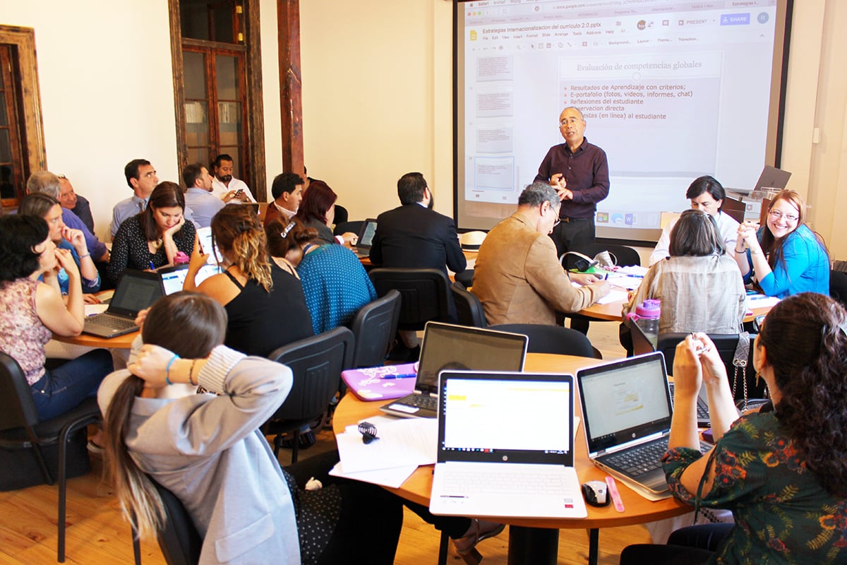 Taller curricular abordó uno de los ejes principales de progreso